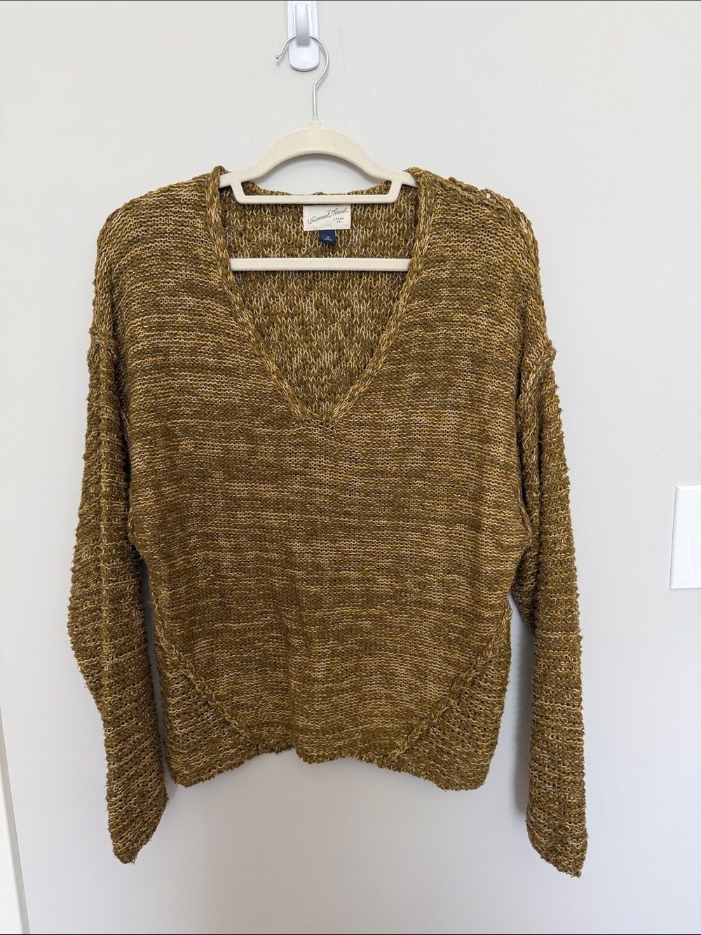 Universal Thread Marbled Olive-Brown V-Neck Sweater - medium
